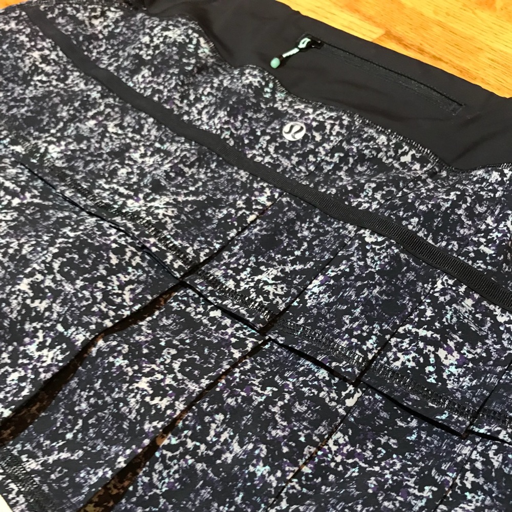 Multicolored lululemon pace setter skirt size 8